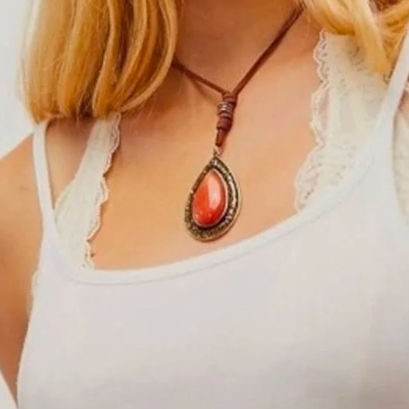 NWT Free People | Women’s grey/silver Labradorite Freefall Pendant Necklace, OS - Picture 13 of 15